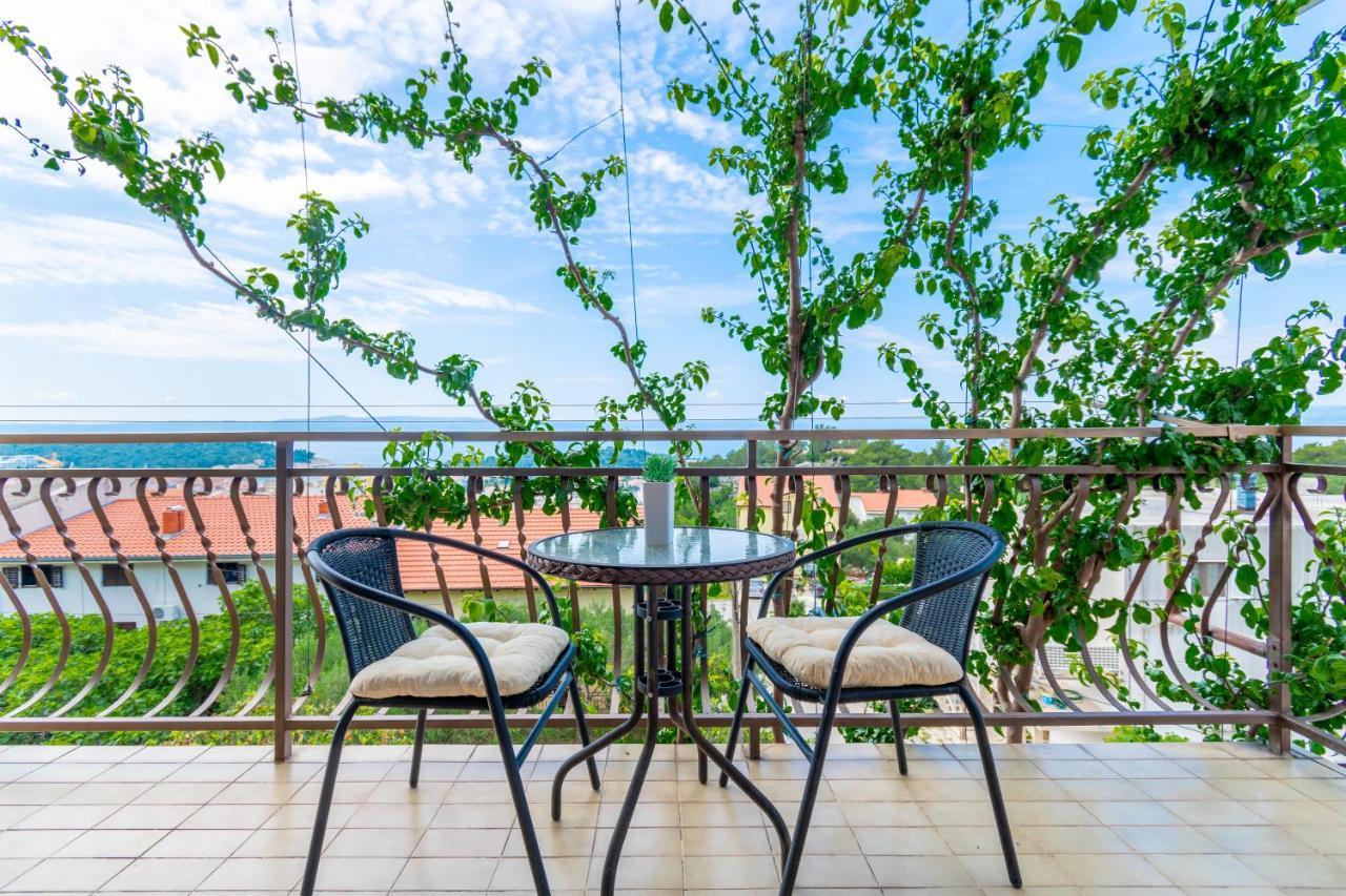 Apartment Iva With Sea View Makarska Eksteriør bilde