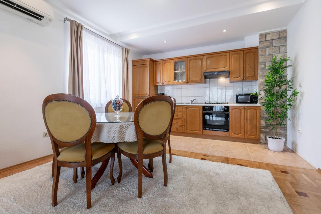 Apartment Iva With Sea View Makarska Eksteriør bilde