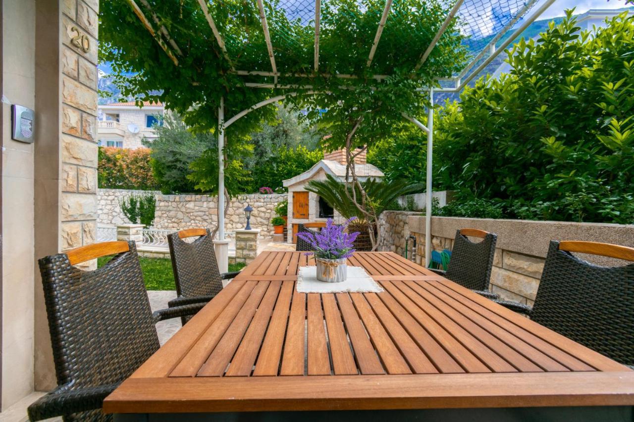 Apartment Iva With Sea View Makarska Eksteriør bilde